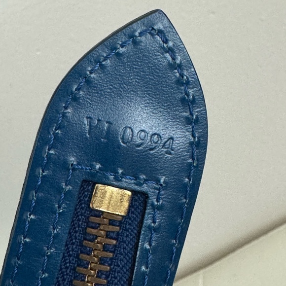 Louis Vuitton Elegant Epi Saint Jacques Blue Tote - Picture 9 of 14